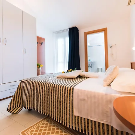 Hotel Lem-casadei 3*