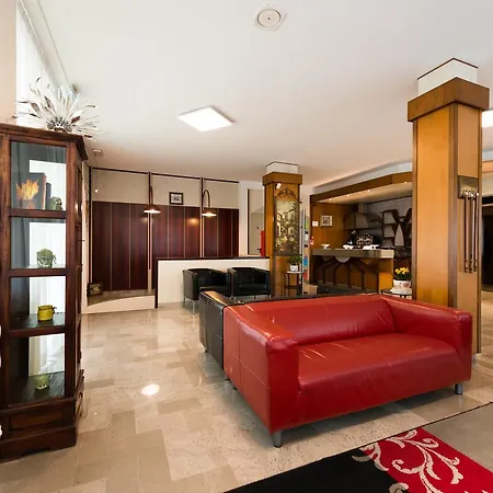 Lem-casadei Hotell